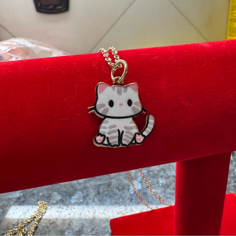2/$29 or 3/$39 NWOT Cute Cat Pendant Necklace (Gray and White) - Picture 2 of 2